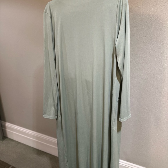 3-piece loungewear set pre-loved, EXCELLENT condition! - Picture 8 of 15